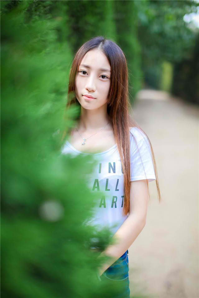 瞒着老公加班的HR中字